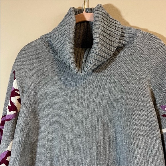 Cabi Women's Eden Pullover Sweater
Turtleneck Floral Bell Sleeves Sz M worn <5X - Picture 4 of 10
